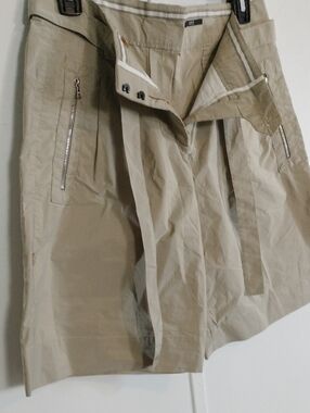 HUGO BOSS shorts Size 4